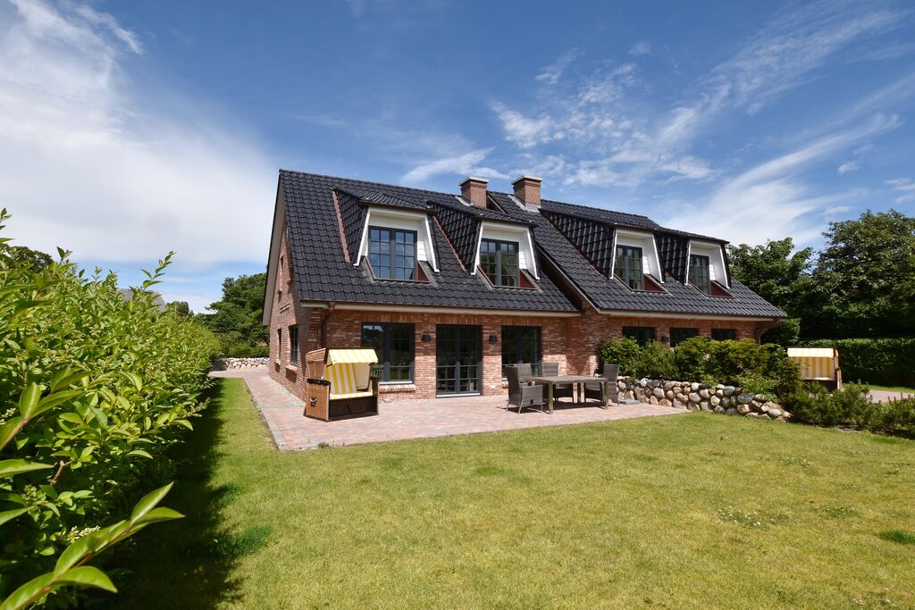 Morsum Sylt Ferienhaus mit Terrasse, Parkplatz und Sauna mieten